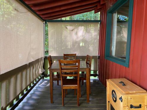 Gambar di galeri bagi Trekker, Treehouses cabins and lodge rooms di Lake George