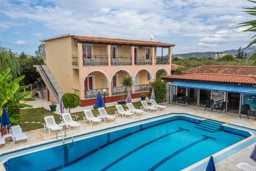 The swimming pool at or close to Julias Apartments