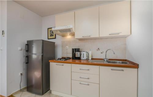 Cozy Apartment In Malinska Dubasnica