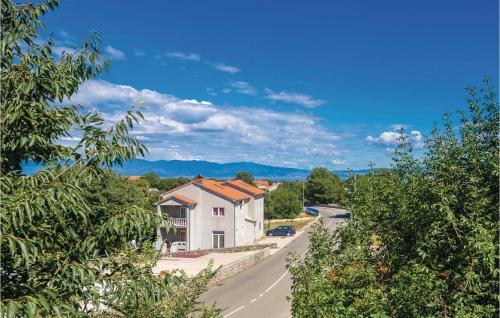Amazing Apartment In Malinska Dubasnica