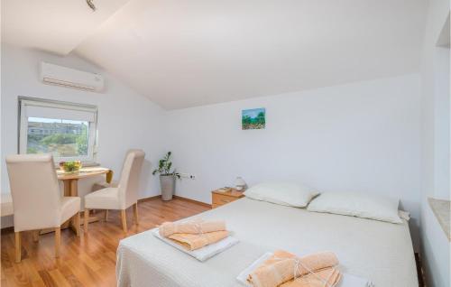 Amazing Apartment In Malinska Dubasnica