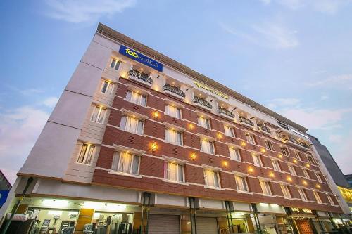 Gallery image of FabHotel Phoenix Resorts in Bangalore