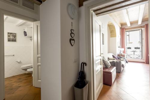 A bathroom at Salomone Apartments II by Wonderful Italy