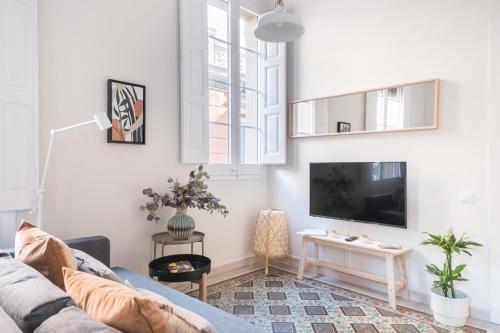 Cozy Apartment with Terrace in Gracia, Barcelona Local Life
