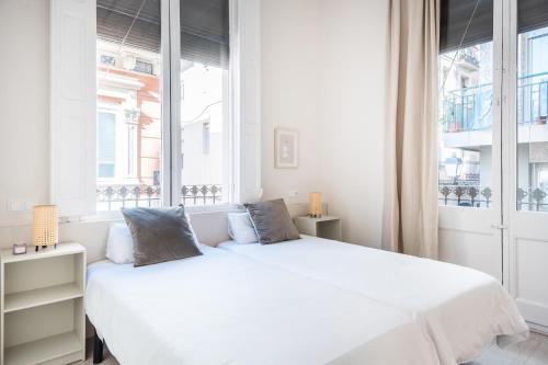 Cozy Apartment with Terrace in Gracia, Barcelona Local Life
