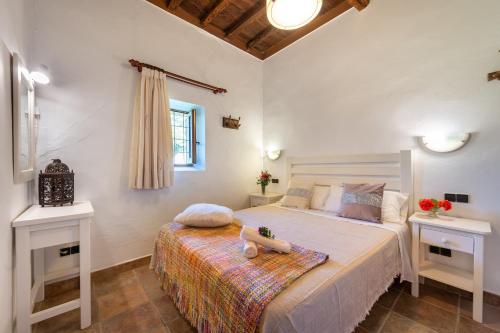 A bed or beds in a room at Villa Savinar