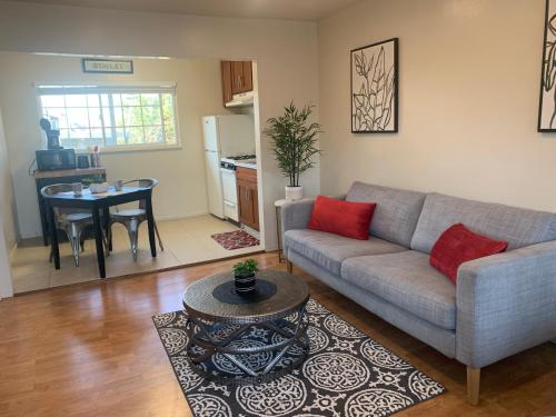 West Oakland Comfort – Photos 2