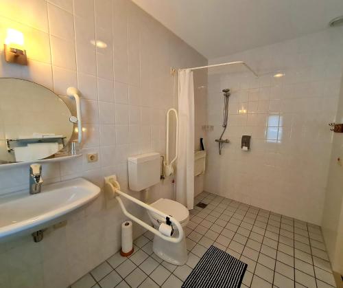 Hotel Restaurant 't Trefpuntにあるバスルーム
