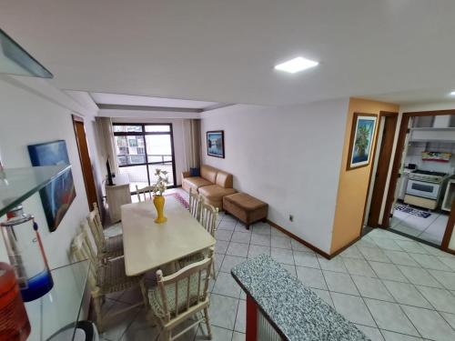 Apartamento Beira-mar APT Encantador Centro Guarapari, completo, 50 m da praia Menor preço em Apartamento Beira-mar APT Encantador Centro Guarapari, completo, 50 m da praia
