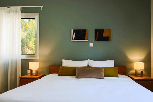 Phaedrus Living City View Luxury Flat Harbour 04