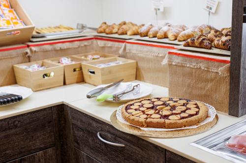 الطعام في الفندق أو بالجوار