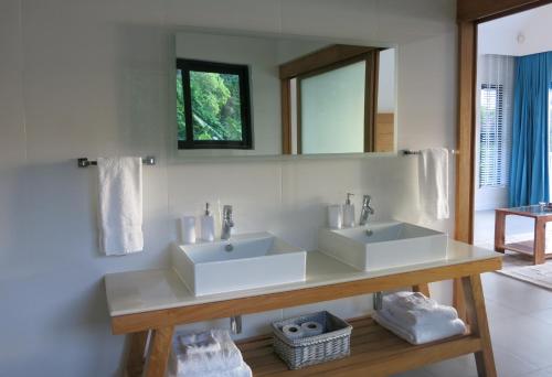Ванная комната в Lyla Beach Villa