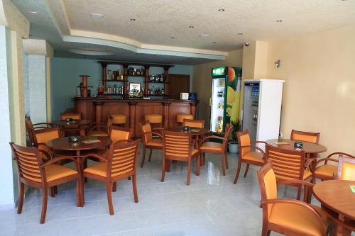 Lounge atau bar di Dreams Family Hotel