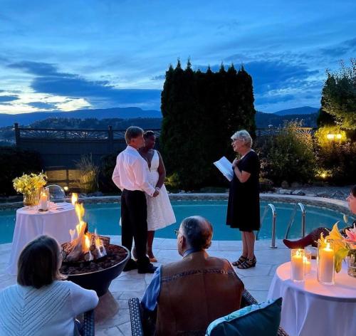 Gallery image ng A Vista Villa Couples Retreat sa Kelowna