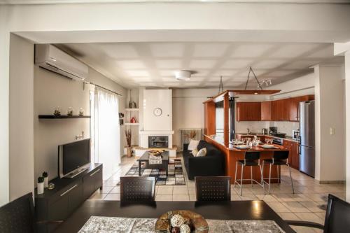Grand Meteora Central Luxury Apartment