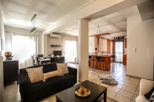 Grand Meteora Central Luxury Apartment