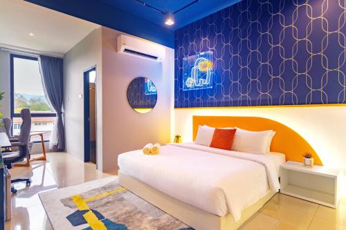 Ένα ή περισσότερα κρεβάτια σε δωμάτιο στο Scott Signature Suites by ALV