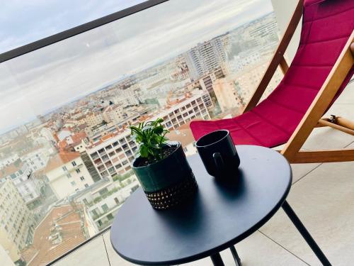 Un balcón o terraza en Studio BEL-MOD BUGEY - Belvédère Moderne