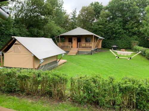 Taman di luar Groot Middenhof