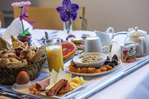 Φαγητό σε αυτό το ξενοδοχείο ή κάπου εκεί κοντά