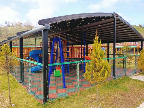Herní místnost nebo prostor pro děti v ubytování Mcora Tatil Köyü
