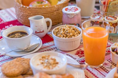 Еда / где поесть недалеко от мини-гостиницы