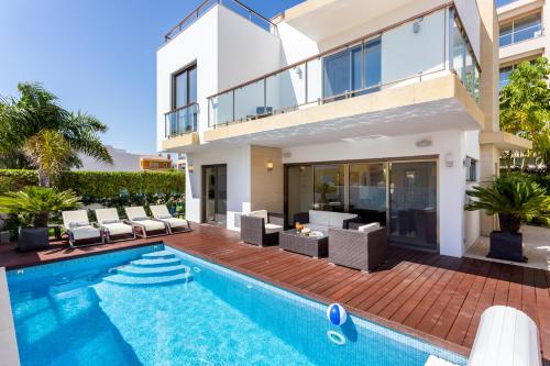 CoolHouses Burgau, Casa da Adrica, 4 Bed Contemporary Villa & pool