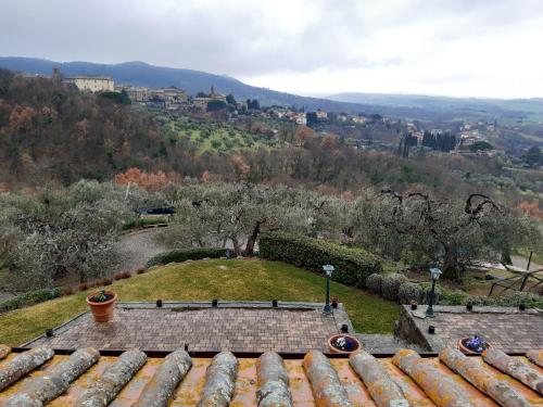 a view from the roof of a house at Piccolo Relais Galletto di Marzo Spa e relax solo per due in Paciano
