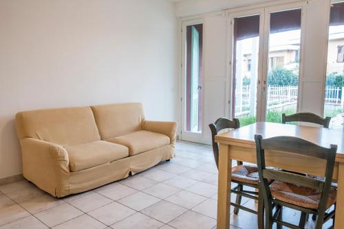A seating area at S010 - Sirolo, nuovo trilocale con giardino