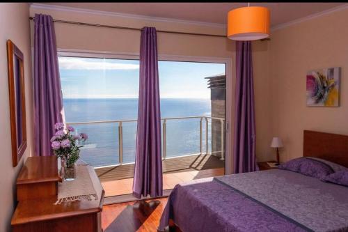 Postel nebo postele na pokoji v ubytování Benoni House by Stay Madeira Island