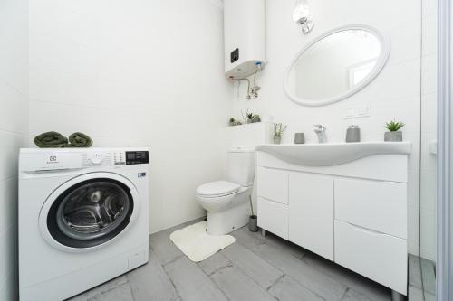 Ένα μπάνιο στο Luxury Apartments Park Fontanov