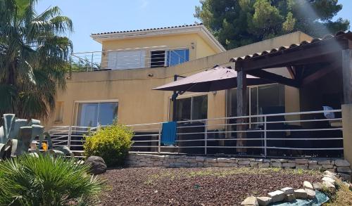 Gallery image of Beautiful Villa with a stunning view in Roujan