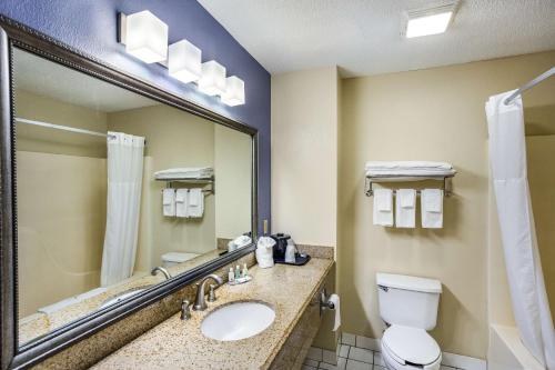 Gallery image of Quality Inn in Charleston