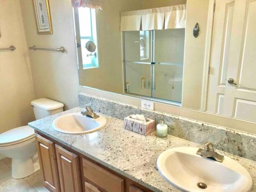 A bathroom at Vermillion Cliffs House