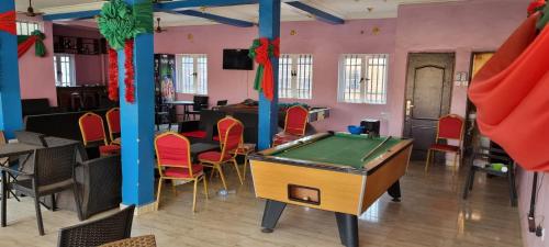 Biliár nebo kulečník v ubytování MTA Lounge and Leisures