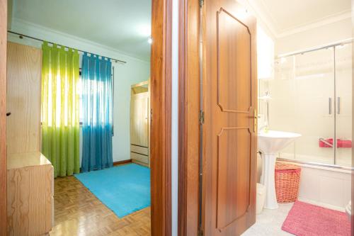 Koupelna v ubytování Tamargueira Beach Apartment