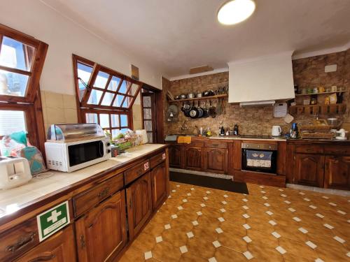 Η κουζίνα ή μικρή κουζίνα στο The Handmade House Azores