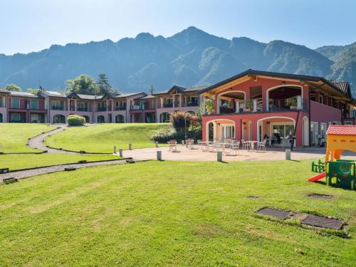 Amazing Apartment in Idro with Shared Pool – Photos 3