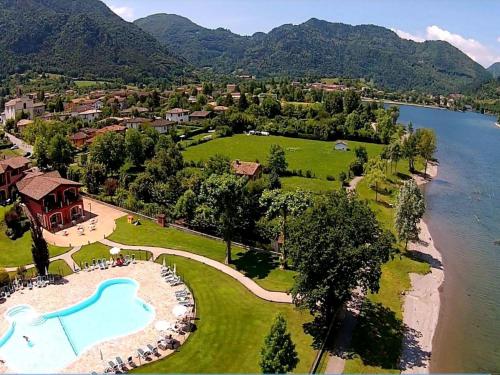 Amazing Apartment in Idro with Shared Pool – Photos 2