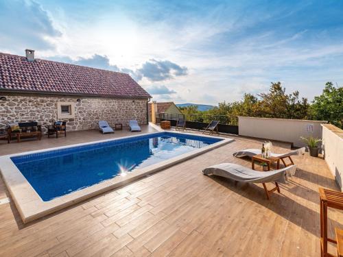 Πισίνα στο ή κοντά στο Holiday Home Zaton with Pool near River Canyon
