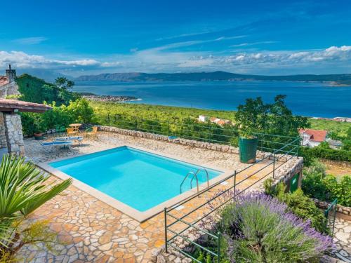 Apartment in Crikvenica with Scenic Terrace