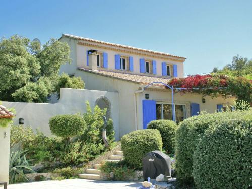 Villa in Villes-sur-Auzon with Pool and Garden
