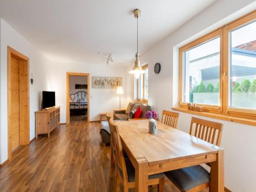 Kuchyňa alebo kuchynka v ubytovaní Apartment in Tyrol near Ski Lift