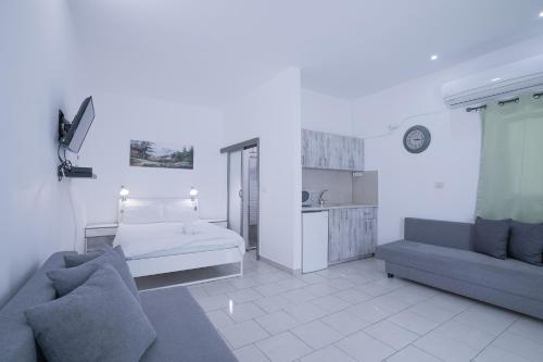 Ein Bett oder Betten in einem Zimmer der Unterkunft Villa Pomela By Sun And View