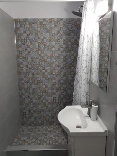 Ένα μπάνιο στο Ana Apartament