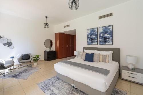Posezení v ubytování HiGuests - Stylish Apartment in JBR Steps From the Beach