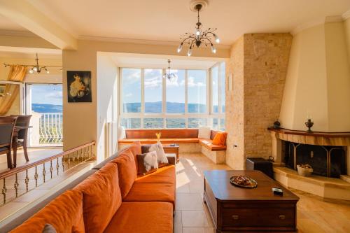 Гостиная зона в Villa Dinos by PosarelliVillas