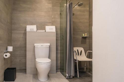 A bathroom at Four Points by Sheraton Puebla