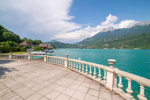 Duplex apartment with balcony on the lake classified 3 stars