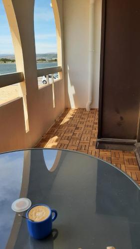 Balkoni atau teres di T2 cabine avec très belle vue sur le port de plaisance